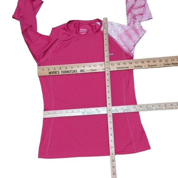 Reebok athletic top size Medium - Picture 3 of 8